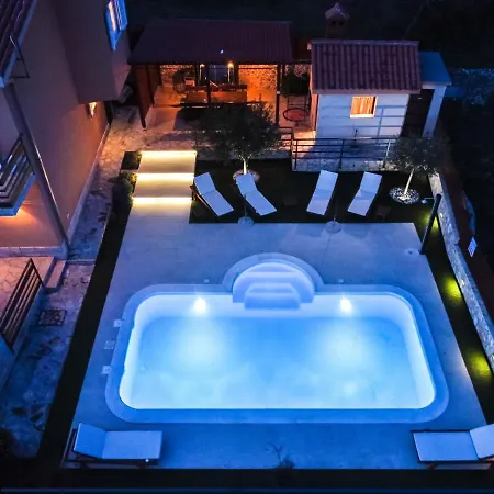 Magic View With Private Heated Pool Villa
