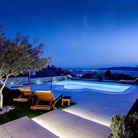 Villa Magic View With Private Heated Pool Kastela