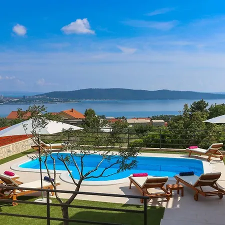 Magic View With Private Heated Pool * Kaštela