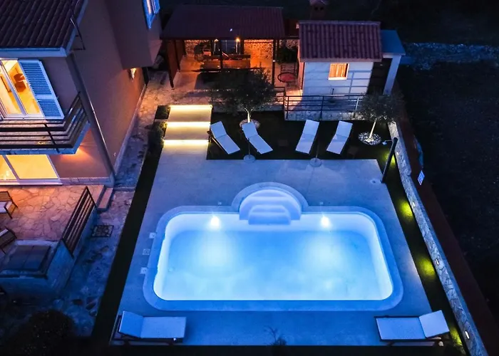 Magic View With Private Heated Pool Villa