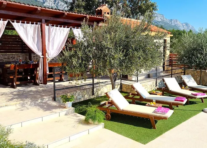 Magic View With Private Heated Pool Kaštela