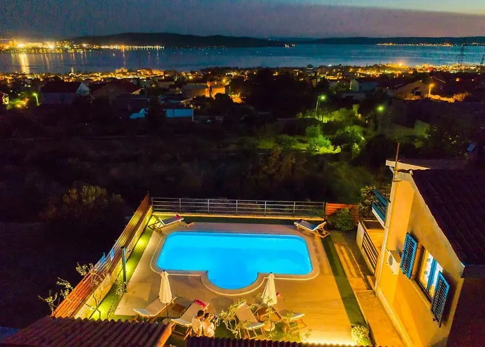 Magic View With Private Heated Pool Villa